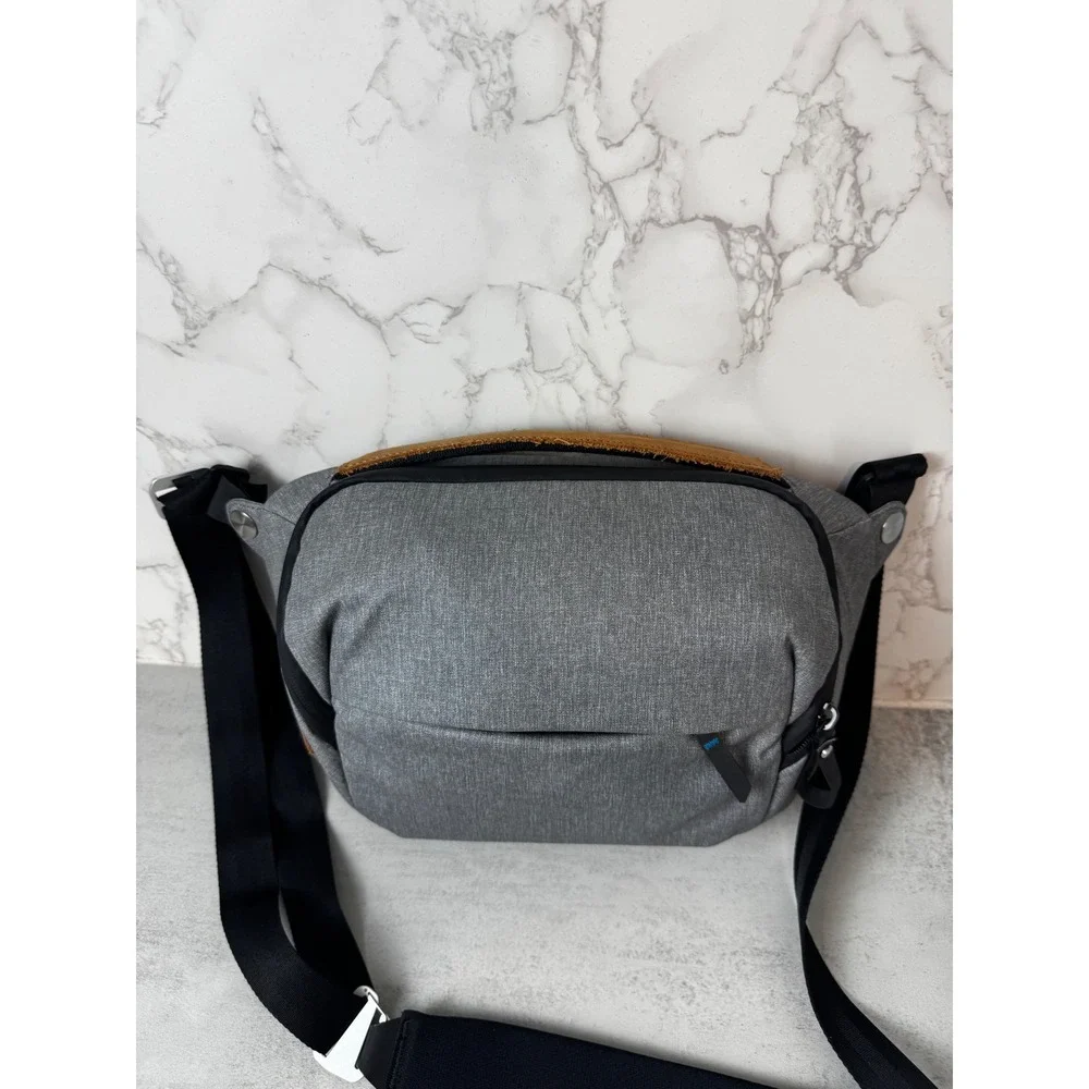 Peak Design Everyday Sling 5L Waist Bag Unisex Gray Camera Crossbody Bag